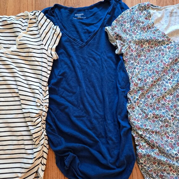 Womens Bundle of 3 Motherhood Maternity size small tops - Picture 4 of 9